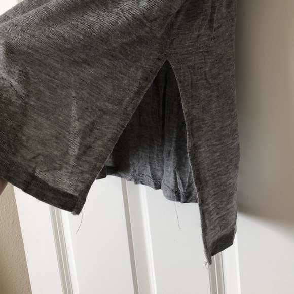 Tresics Grey Top - Picture 2 of 5